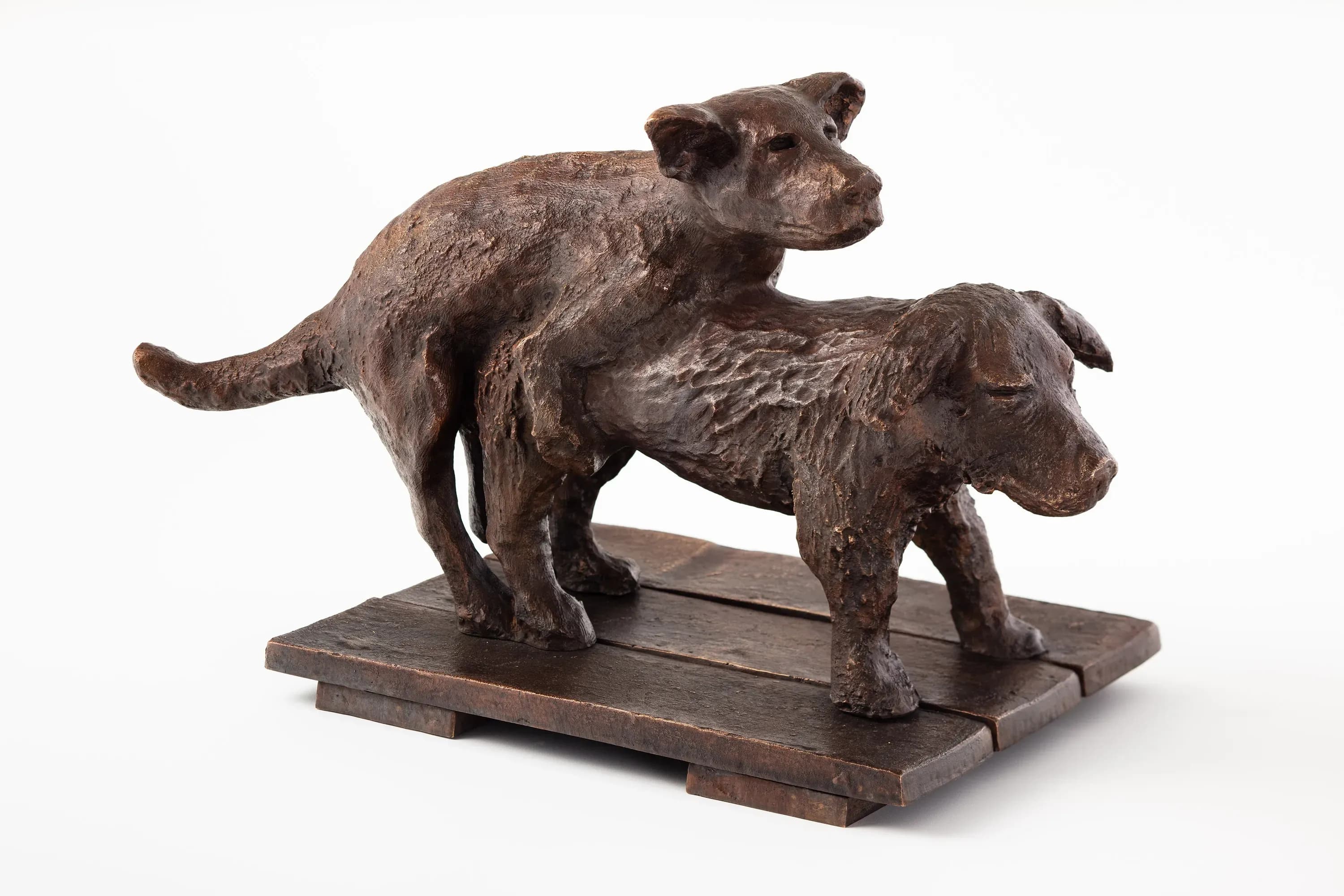 Camila Soato — Escultura de bosta IV, 2019