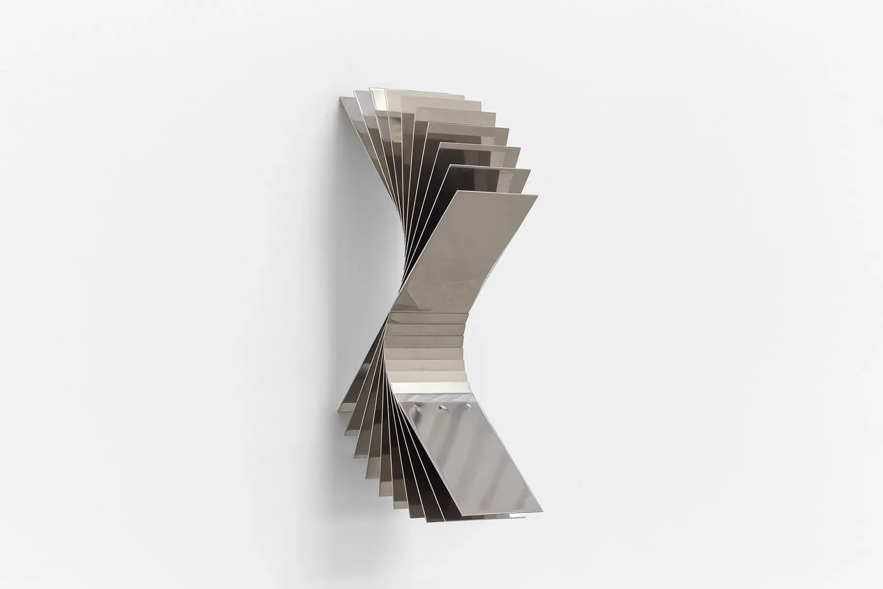 Daniel Mullen — Liminal suspensions-plume, 2025