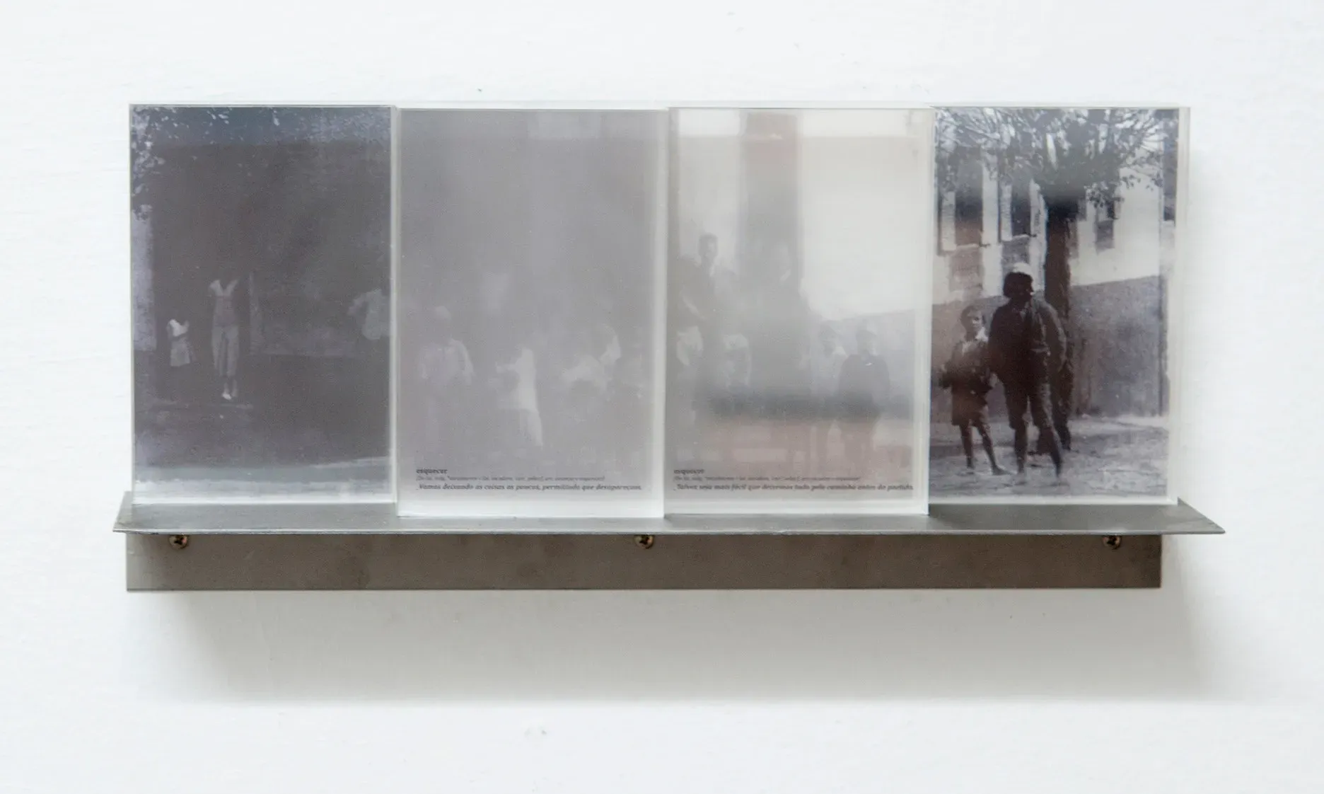 Ivan Grilo — Vamos deixando as coisas as poucos, permitindo que desapareçam, 2012